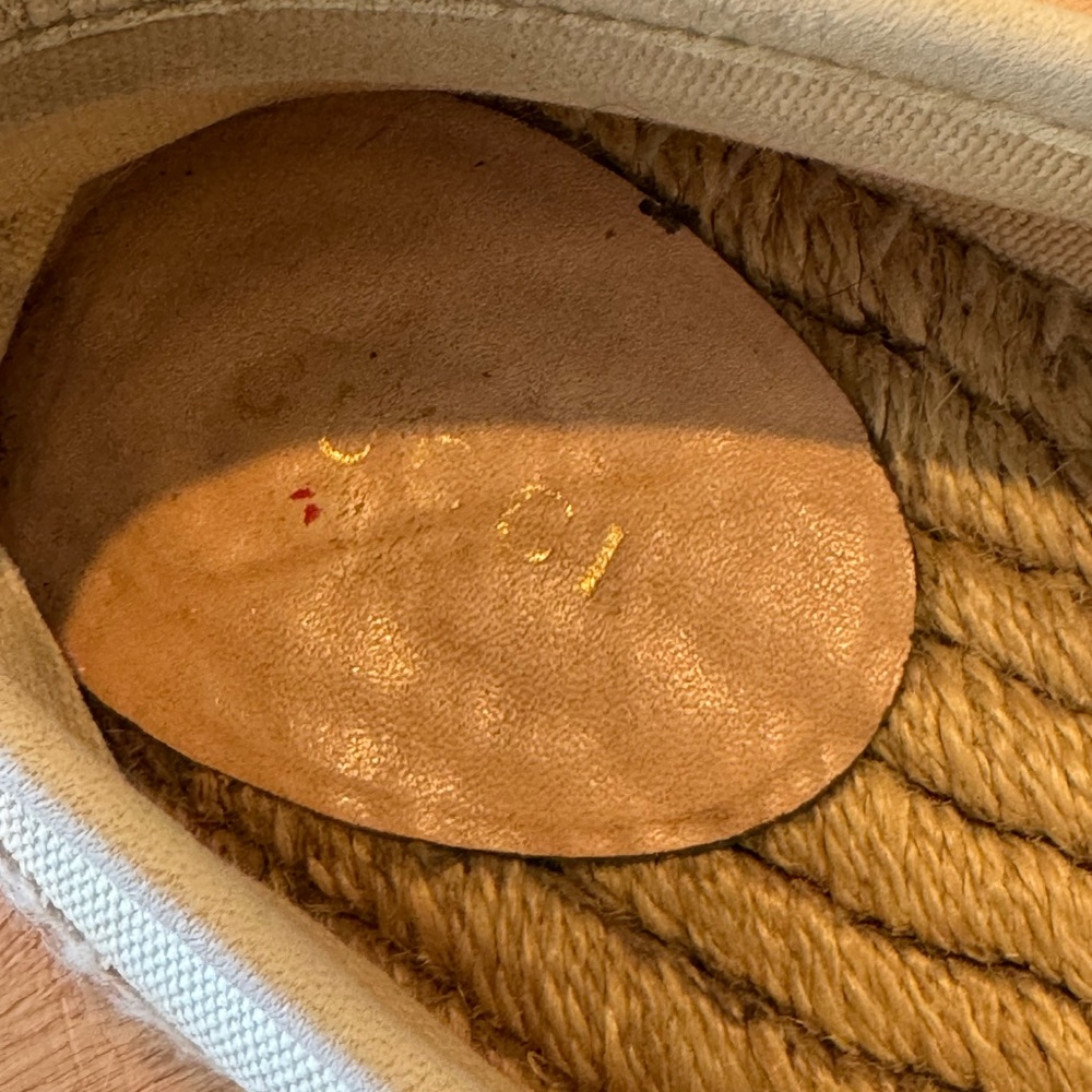 Gucci Cream Espadrilles with Green and Red Accents - Picture 8 of 9